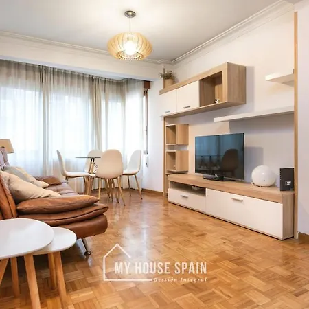 Myhousespain - Piso Amplio En El Centro De Gijón