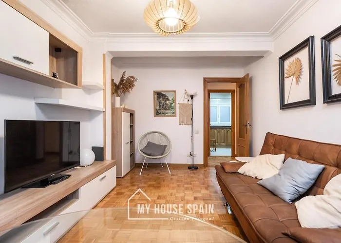 Myhousespain - Piso Amplio En El Centro De *