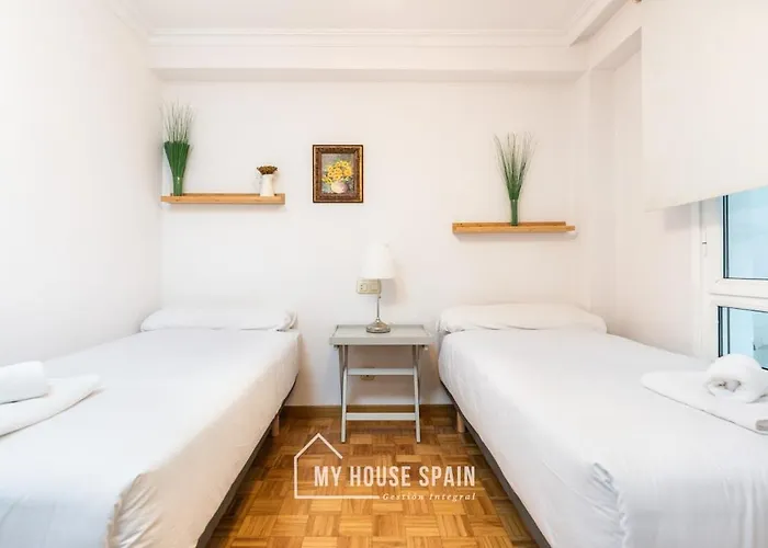 Myhousespain - Piso Amplio En El Centro De דירה