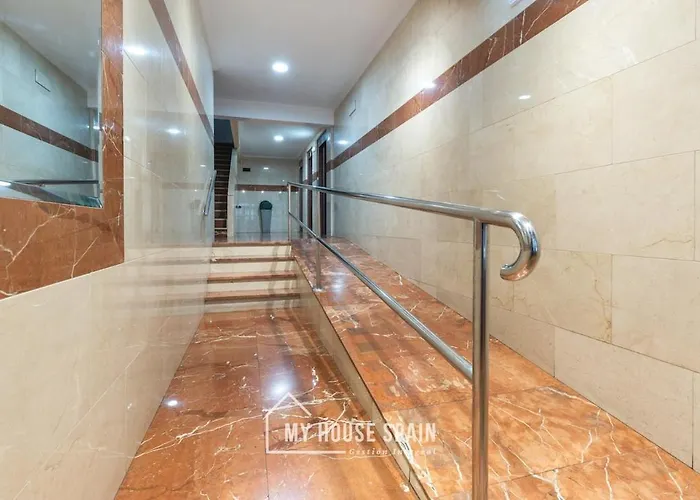 Myhousespain - Piso Amplio En El Centro De Apartamento