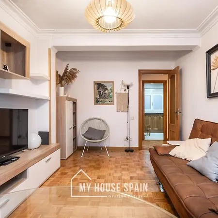 Myhousespain - Piso Amplio En El Centro De *