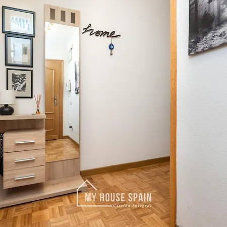 Myhousespain - Piso Amplio En El Centro De * Gijon