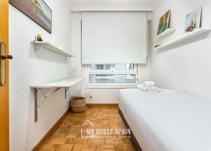 Myhousespain - Piso Amplio En El Centro De דירה גיחון